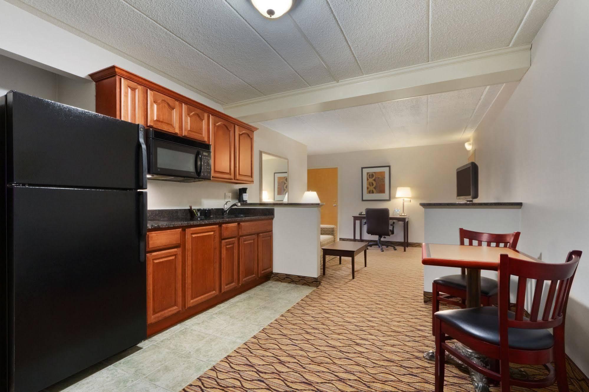 Comfort & - West Chester 3* Glen Mills