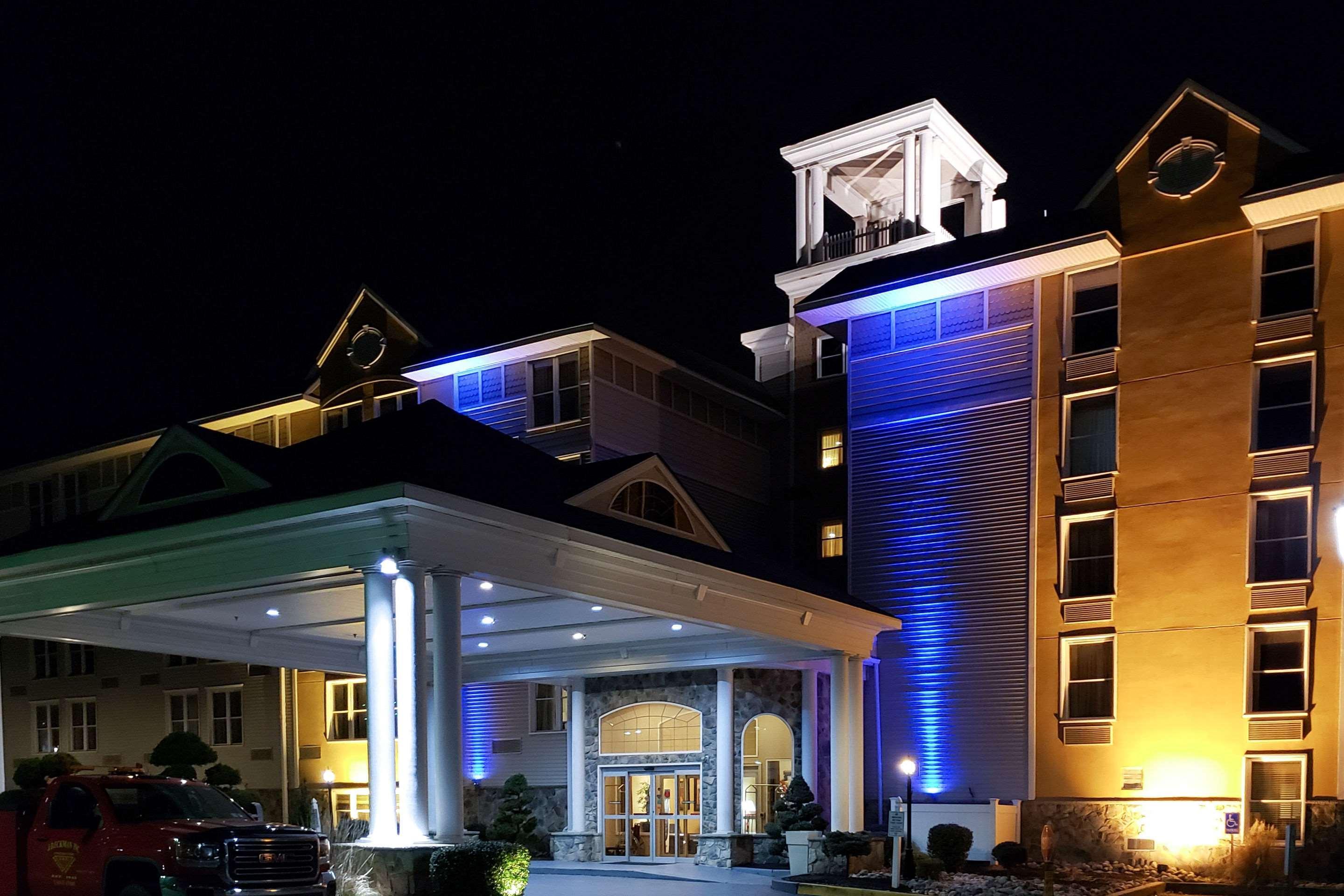 Comfort & - West Chester Hotel 3*