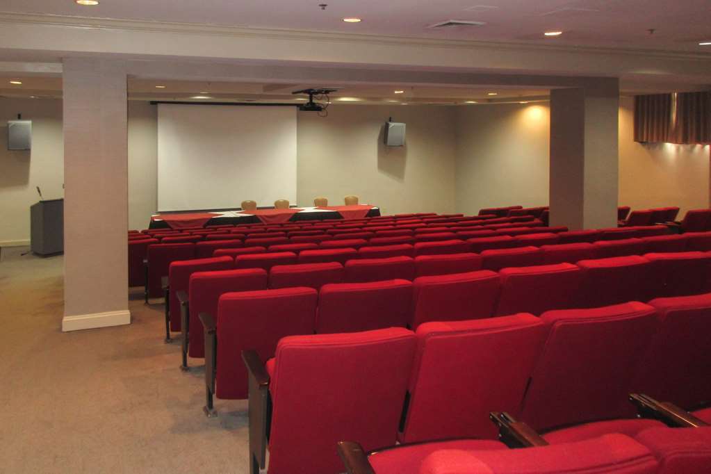 Comfort & - West Chester Hotel 3*